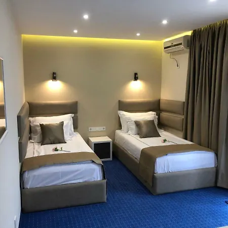 Family Avenue キテン