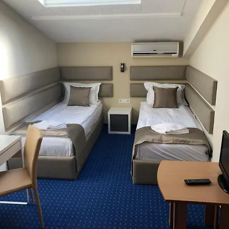 Homestay Family Avenue *