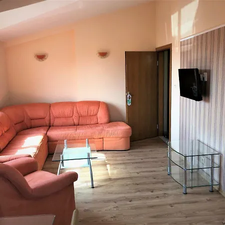 ホームステイ Family Avenue *