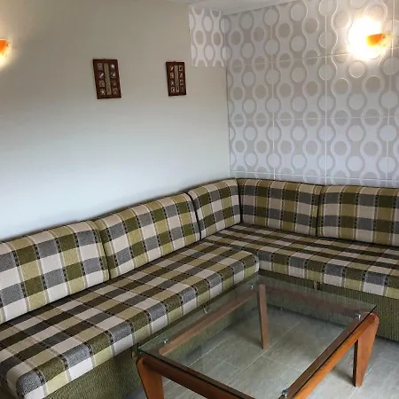 Family Avenue Homestay *